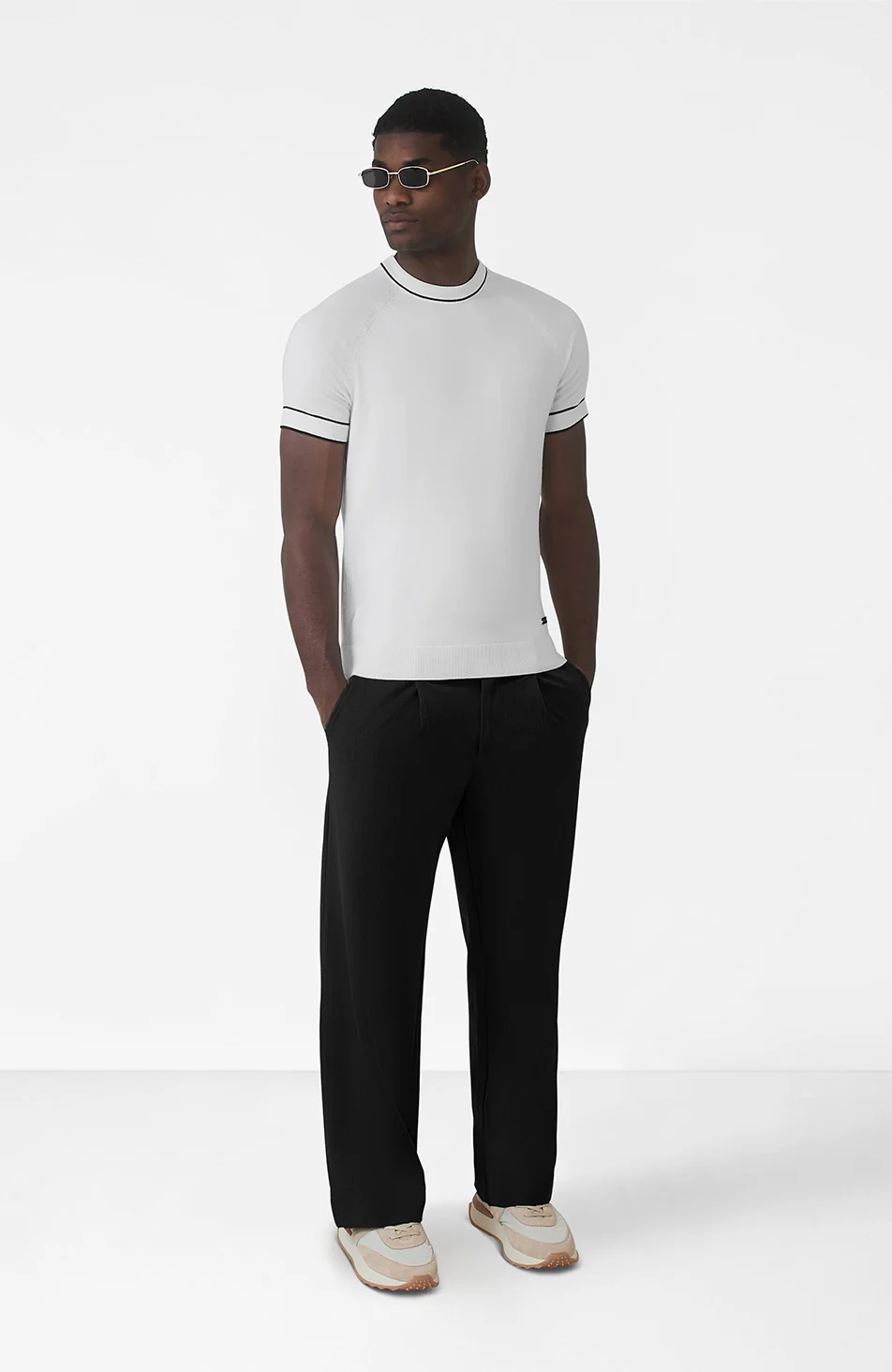 Como Relaxed Fit Pleated Tailored Trousers in Black - Happy Cabbage London